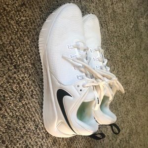 WOMENS NIKE ZOOM HYPERACE2 VOLLEYBALL, SIZE 8